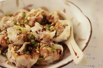 Light chili sauce drizzle 3 ct PORK or SHRIMP